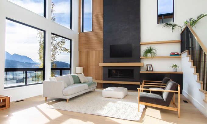 Squamish House | Mountain View Home w/Gym, Sauna & Cold Plunge