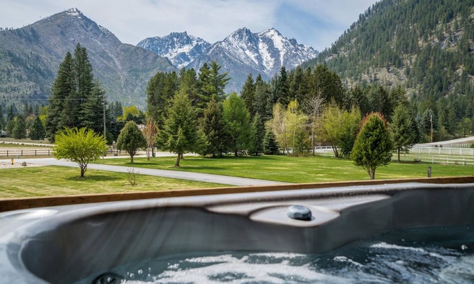 Leavenworth House | Mountain View Retreat with Two Large Hot Tubs!