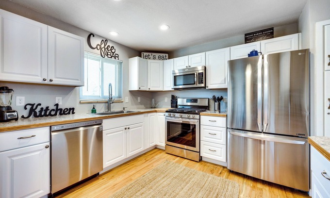 Security-Widefield Apartment | Mountain-View Home Near Cave of the Winds!