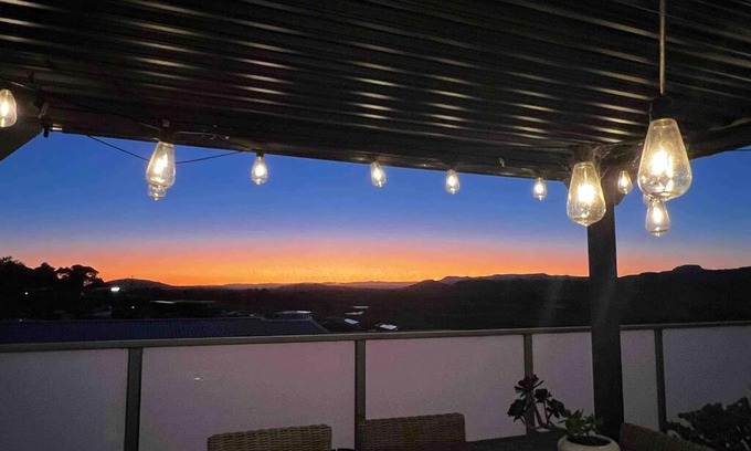 Gerringong House | Mountain Views (3 min drive to beach)