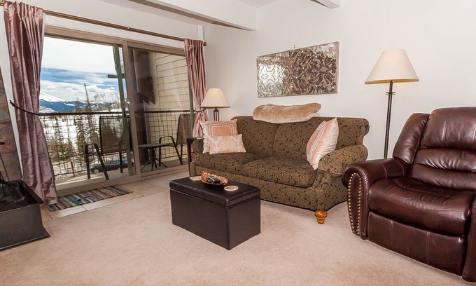 Wildernest Apartment | Mountain Views, Private Laundry, Central Location, Free WIFI