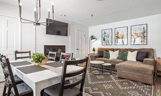 Boyne Falls Condo | Mountain Villa at base of Mountain, Sleep 14, Superhost