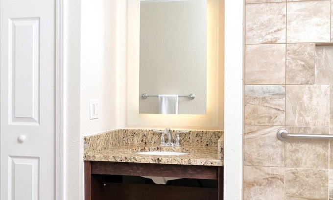 Table Rock Hotel | Mountain Vista 2 Bedroom Deluxe Unit! Branson MO.