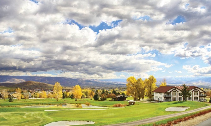 Midway Resort | Mountains, forests and much more!