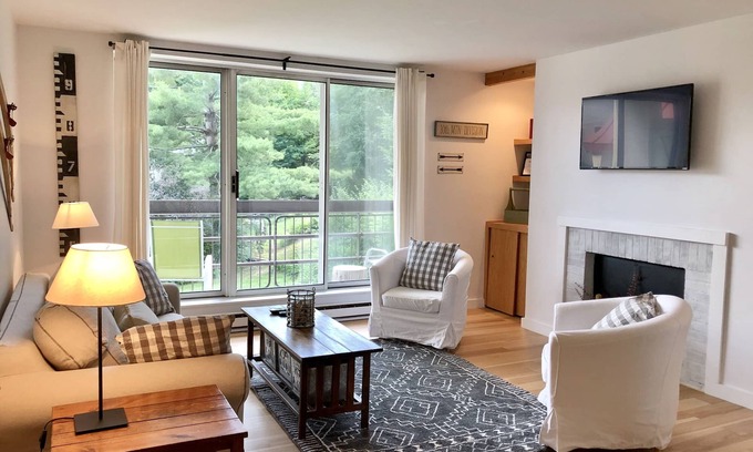 Warren Condo | Mountainside Condo at Sugarbush Vt Walk to Resort!