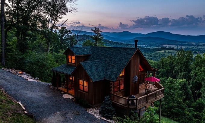 Stanardsville Cabin | Mountainside Retreat | 2 Bed, 2 Bath