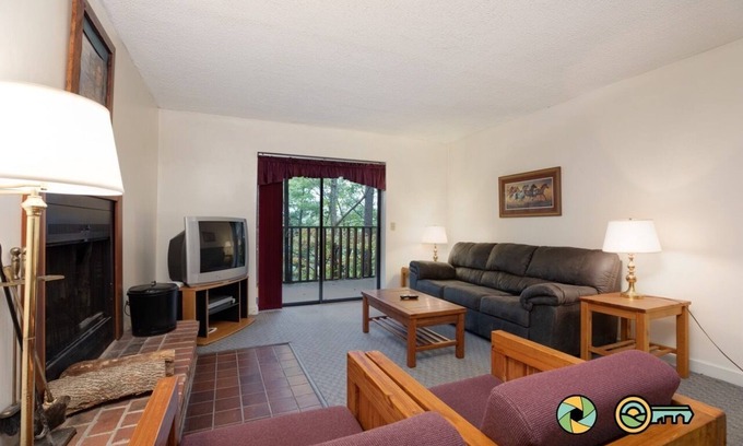 Mount Jackson Condo | Mountainside Retreat Condo (#2-101) | Lower-level | Quiet & secluded