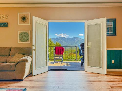Chalet Village House | Mountainview Majesty