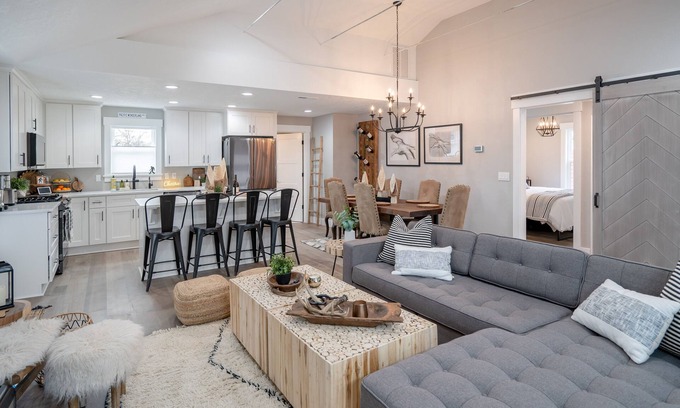 Amazon House | Moxie Kincaid House: University Bungalow