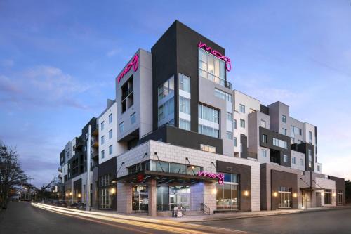 Hillsboro Village Hotel | Moxy Nashville Vanderbilt Area