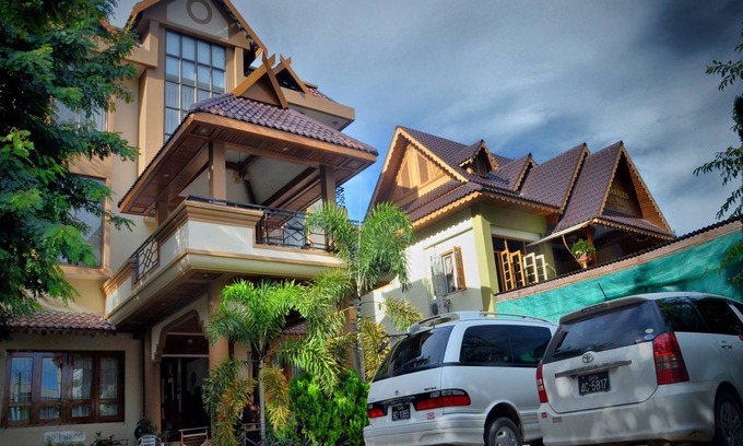 Hsipaw Hotel | Mr. Charles Hotel