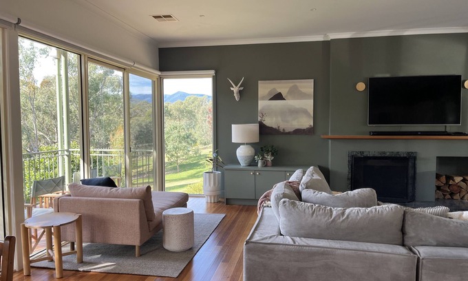 Merrijig House | Mt Buller- Delatite River House Sleeps 12