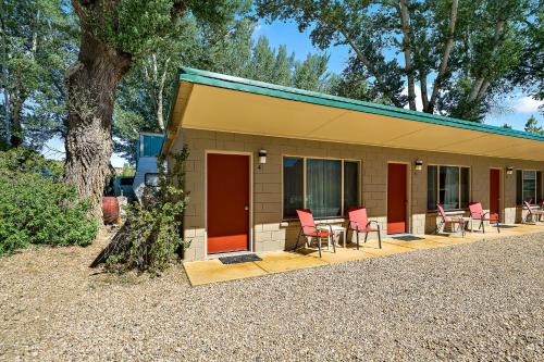 Zion National Park East Entrance Apartment | Mt Carmel Motel in Southern Utah