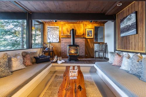 Olympic Valley House | Mt. Jola by AvantStay A 5-minute walk away to Palisades and lifts.