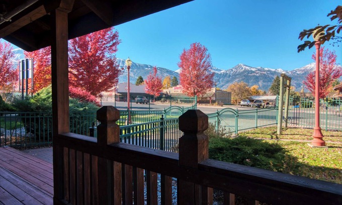 Joseph Condo | Mt. Joseph Lodge in Downtown Joseph: Unit #1
