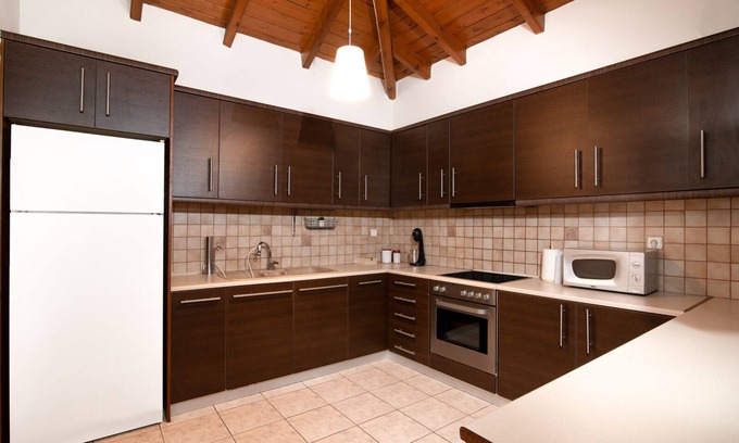 Markopoulon Apartment | MTC-NS Apartments by the Airport