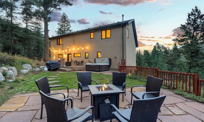 Cascade-Chipita Park House | Mtn Getaway Near Pikes Peak | Hot Tub & Pool Table