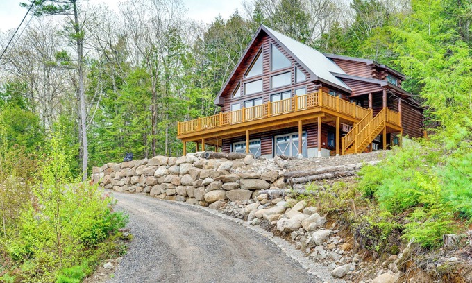 Conway Cabin | Mtn-View Deck: Scenic Conway Log Cabin!