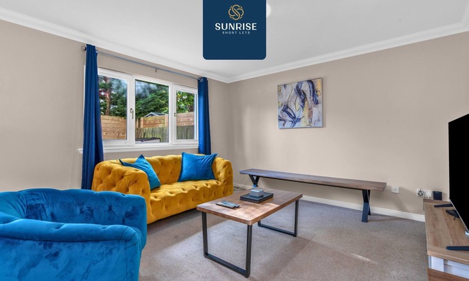Glenisla House | Muirton 2 - 4 Rooms, 8 Single Beds