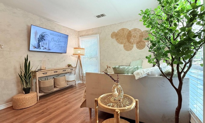 Abilene House | Mulberry Cottage - Downtown; Convention Center