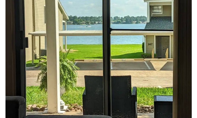 April Sound Condo | Mulligan Lake Conroe, April Sound Lic 32076446569