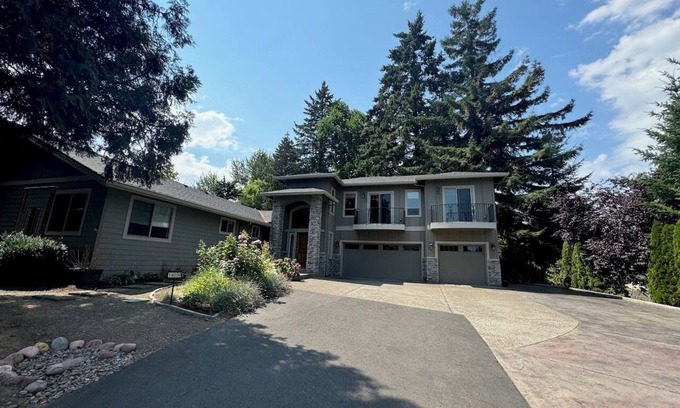 Bull Mountain House | Multi-Generation Friendly 5BR Luxury Home, Ideal for Extended Stays Pets Welcome