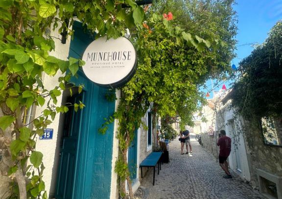 Tokoglu Hotel | Munch House