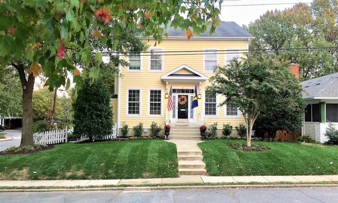 Murray Hill House | Murray Hill Gem - Your Commissioning Week Home Away from Home