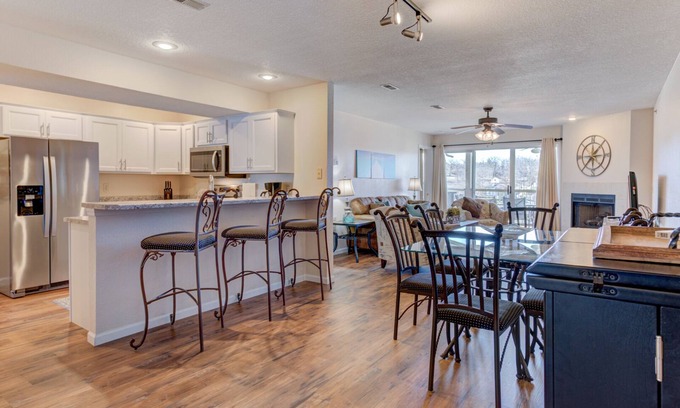 Osage Beach Condo | Must See Over-sized 3BR Condo @ The Ledges - 2 Pools, Sandy Beach, Boat Docks