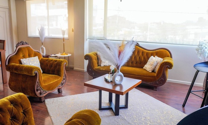 Huayna-Capac Apartment | Mustard Apartment -Centrally located in Cuenca