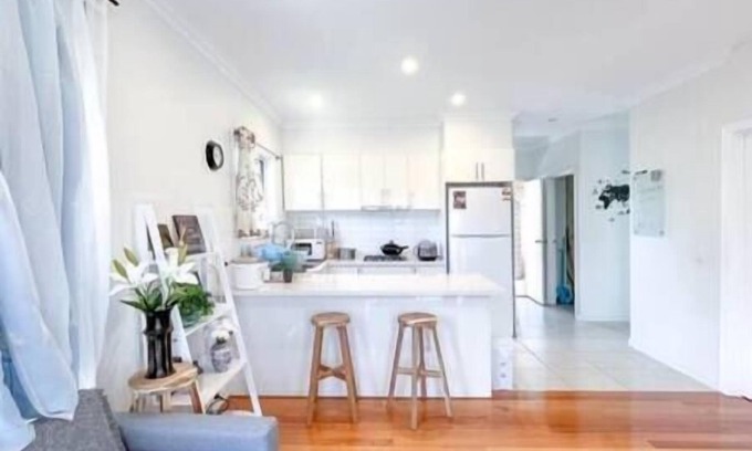 Clayton South House | MVC3 upstairs Shared 3B2B family home