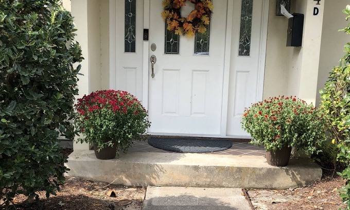 Aiken House | My Little Aiken - 3 Bedroom & 3 Bath, quick walk to downtown & Hitchcock Woods