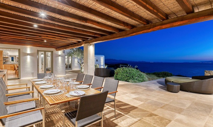 Paraga Villa | My Rental Homes - Villa Virgil with heated pool, Jacuzzi, basketball court and gym