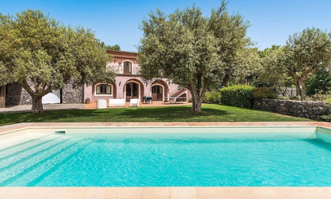 Coste Villa | My Rental Homes - Villa Pisacco with spacious equipped terraces and saltwater pool