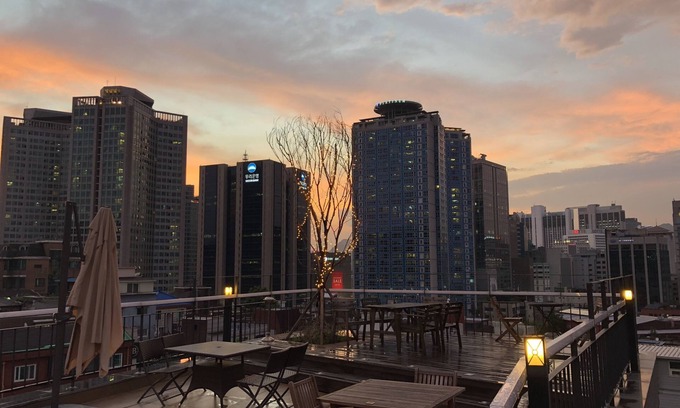 Myeongdong House | Myeongdong Artmonstay Guesthouse