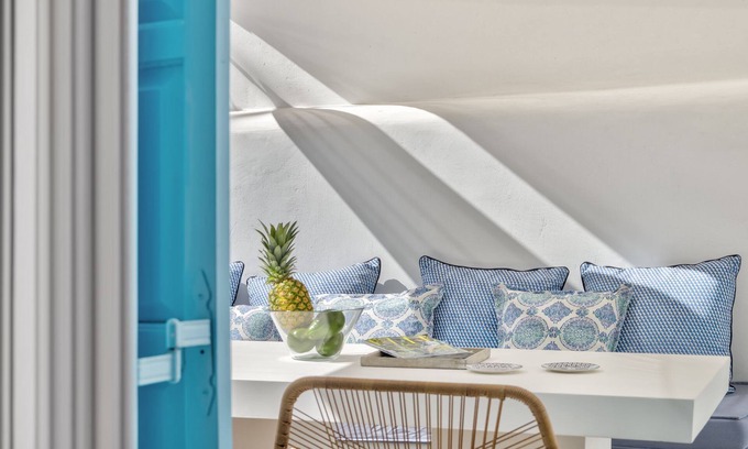 Psarou House | Mykonian Mews