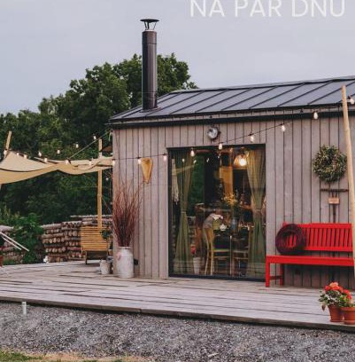 Dekanovice House | nádech - glamping na statku