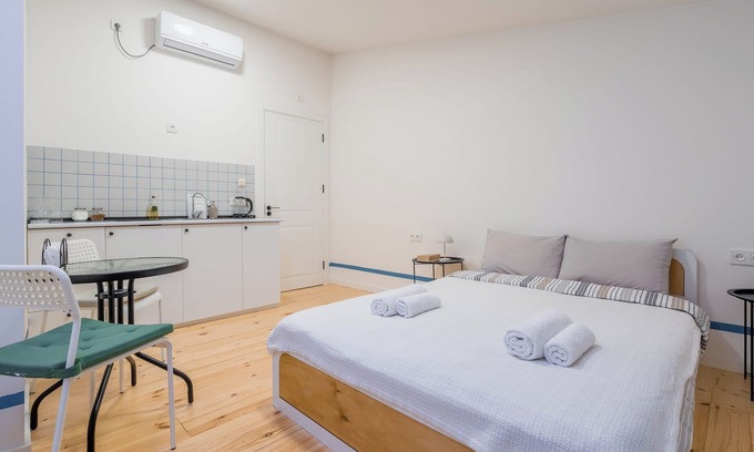 Tbilisi City Centre Apartment | n"Stay in the heart of Tbilisi! Private rooms with kitchen & top location."