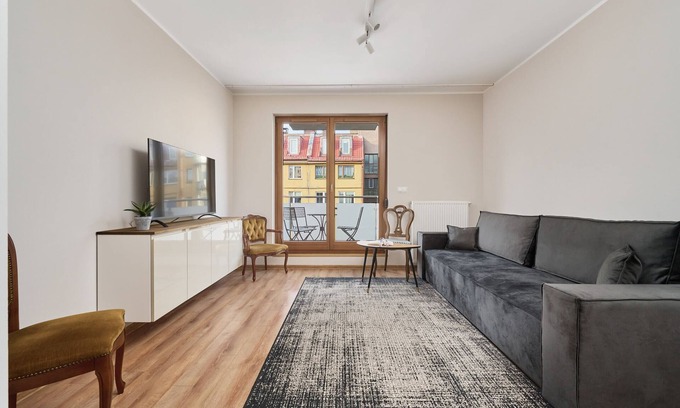 Srodmiescie Apartment | Na Szańcach 8E | Spacious Apartment | Balcony