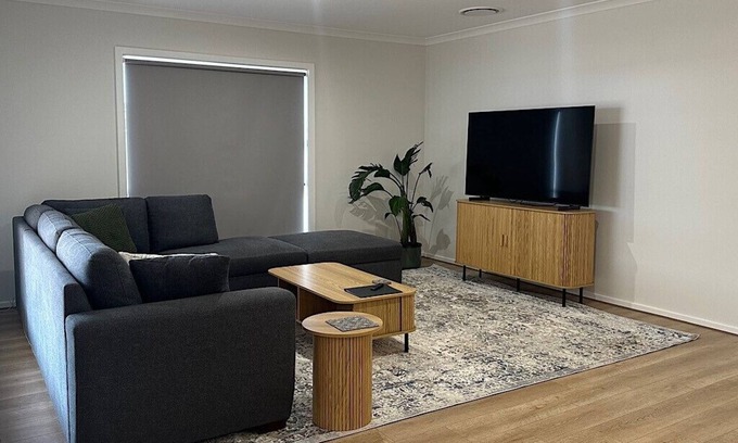 Nagambie House | Nagambie Lakes: 5 BR, 2 BA in Nagambie, Sleeps 10