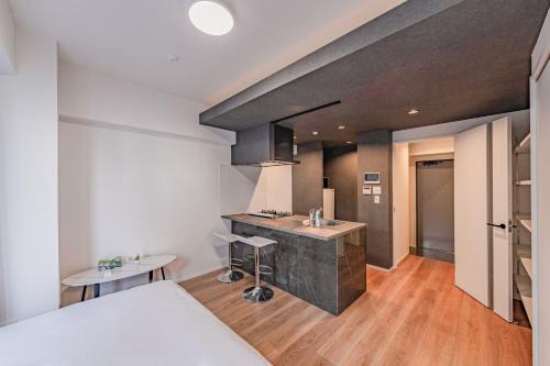 Namba Apartment | Namba River Side Garden Hotel 301