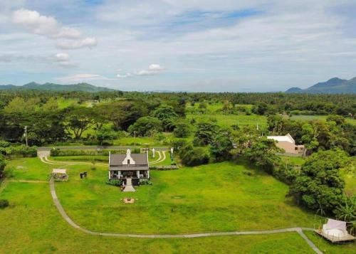 Buck Estate House | Nami Carolina, Your Weekend Home near Tagaytay