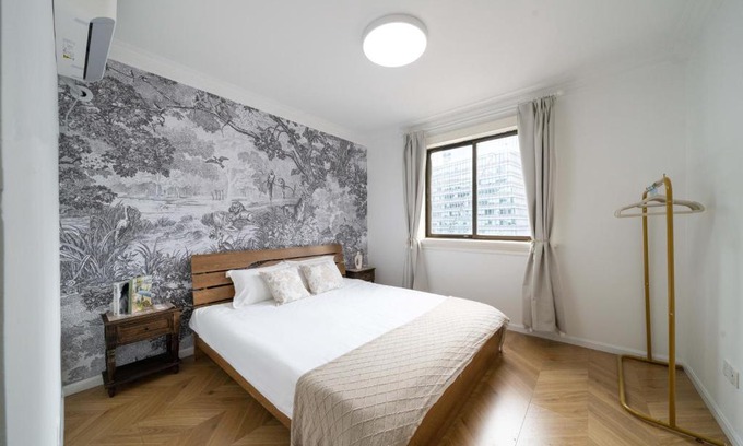 Downtown Shanghai House | Nanjing West Road elevator two-bedroom, three-bed apartment close to the subway