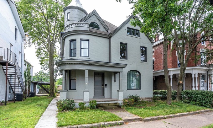 Historic South Hill House | Napa Hous - 7BD, 7.5 BA, Bar - Downtown