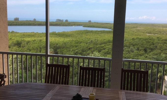 Vanderbilt Beach Condo | Naples Condo-Georgeous 4br Fabulous Views of The Gulf