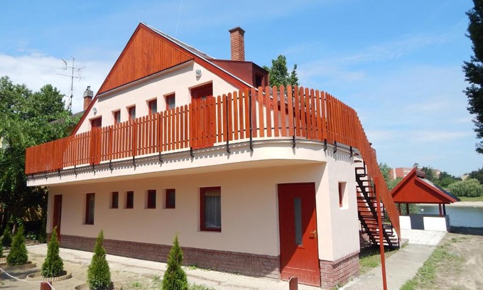 Baja Apartment | Napsugár Apartman
