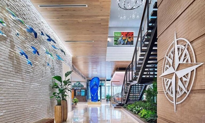 Sobro House | Nashville Dreams! Revel in an Outdoor Pool Just Minutes from Bridgestone Arena