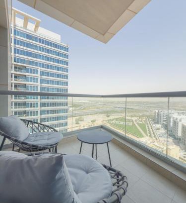 Dubai Apartment | Nasma Luxury Stays - Sky-High Serenity in Stylish 2BR Retreat