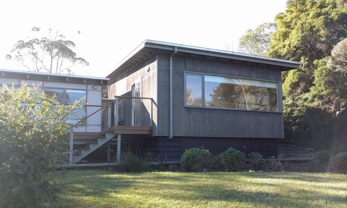 Shoreham House | Native Garden Serenity Near Beach and Winderies