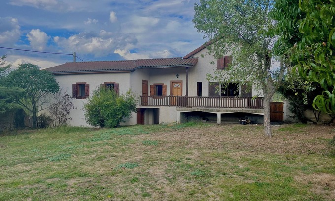 Sauviat House | Nature and serenity gîte sleeps 9